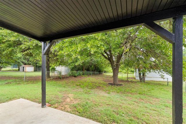 500 Oak Park Drive, Choctaw, OK 73020
