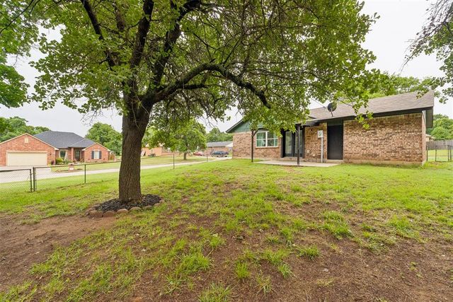 500 Oak Park Drive, Choctaw, OK 73020