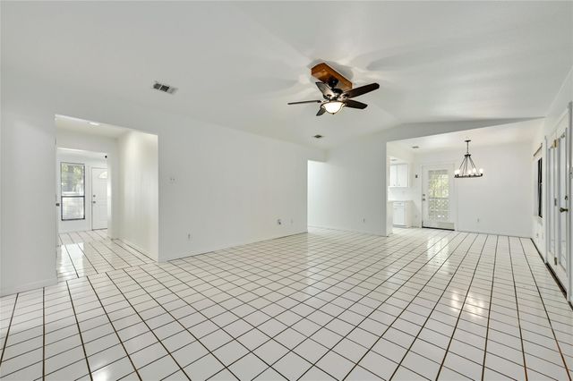 6713 SILVERMINE DR, Austin, TX 78736