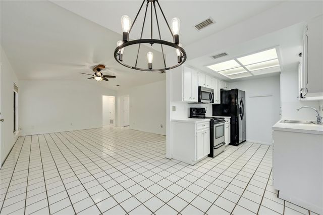 6713 SILVERMINE DR, Austin, TX 78736