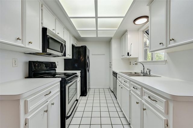 6713 SILVERMINE DR, Austin, TX 78736