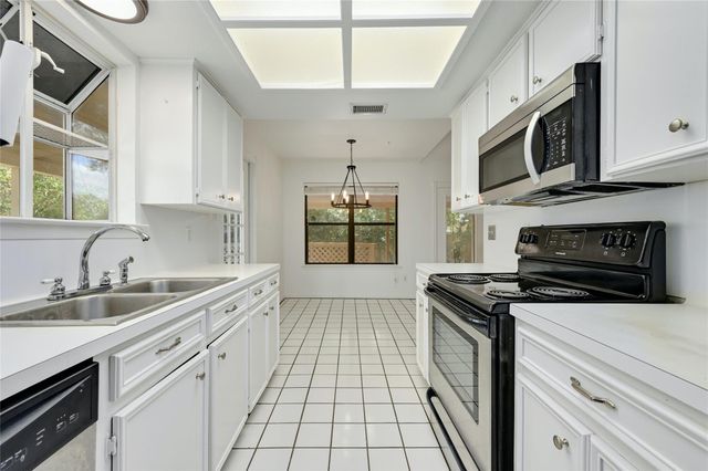 6713 SILVERMINE DR, Austin, TX 78736