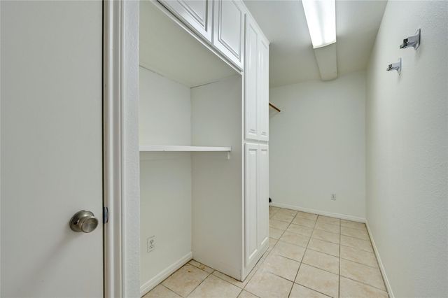 6713 SILVERMINE DR, Austin, TX 78736