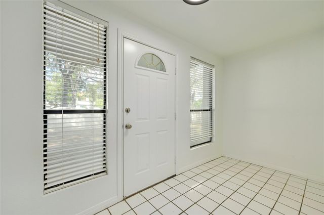 6713 SILVERMINE DR, Austin, TX 78736