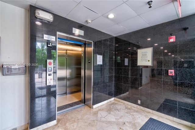 7800 Collins Ave 508, Miami Beach, FL 33141