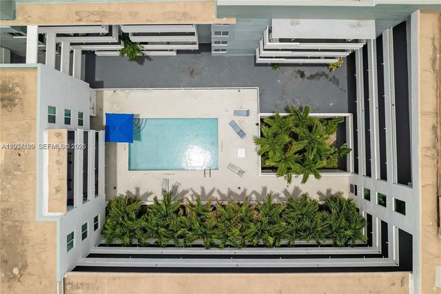 7800 Collins Ave 508, Miami Beach, FL 33141