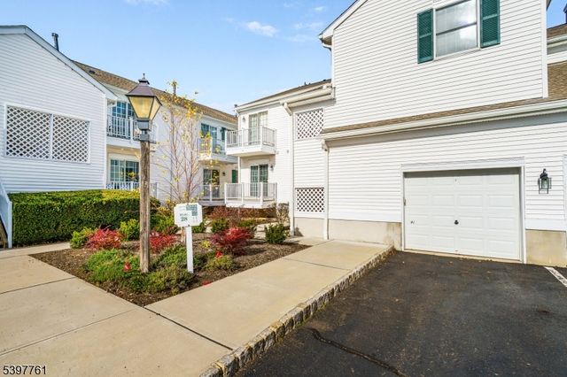 41 Smithfield Ct, Bernards Twp., NJ 07920