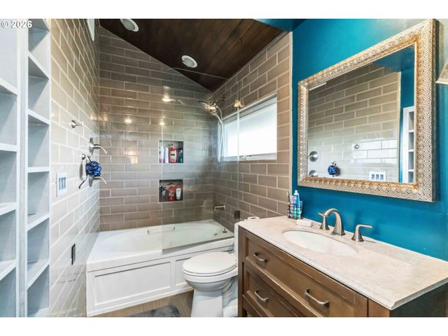 545 Val Vista Dr, Montesano, WA 98563