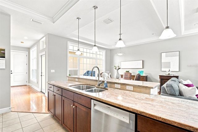 2557 W PLATT STREET, Tampa, FL 33609