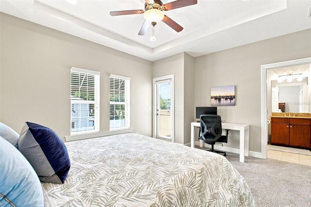2557 W PLATT STREET, Tampa, FL 33609