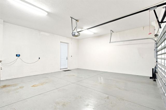 2557 W PLATT STREET, Tampa, FL 33609