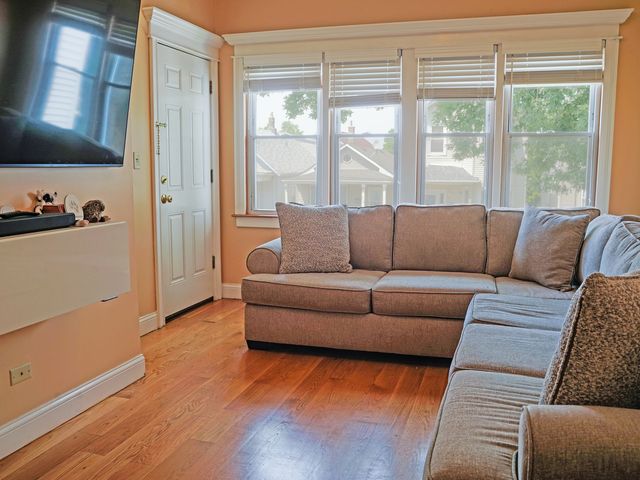 637 W 46th Place, Chicago, IL 60609