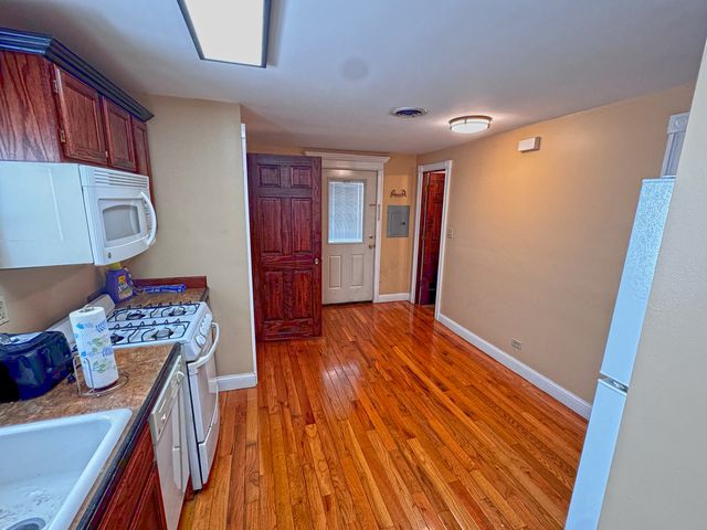 637 W 46th Place, Chicago, IL 60609