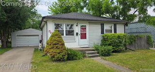 30 W Maxlow Avenue, Hazel Park, MI 48030