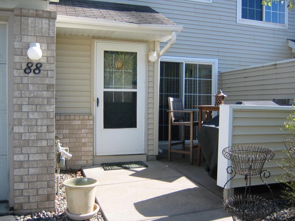 2230 Ranchview Lane N 88, Plymouth, MN 55447