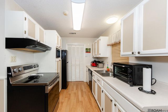 8274 Section Rd, Port Allen, LA 70767