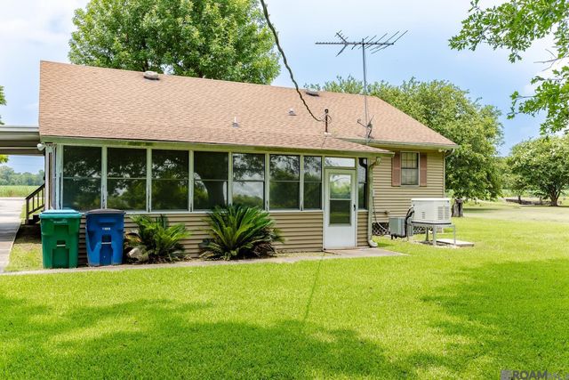 8274 Section Rd, Port Allen, LA 70767