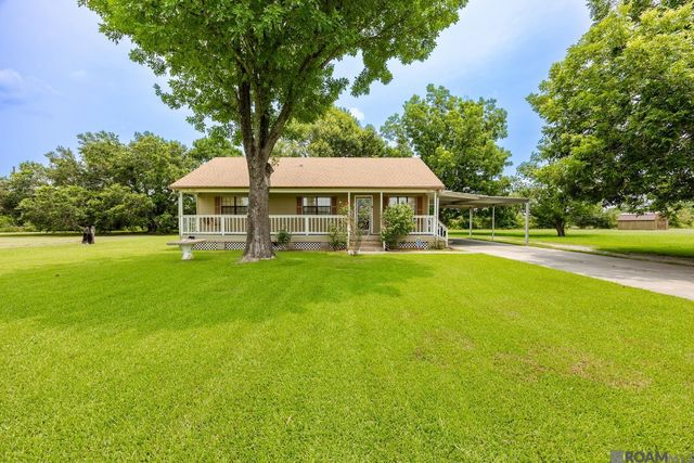 8274 Section Rd, Port Allen, LA 70767