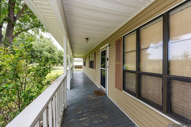 8274 Section Rd, Port Allen, LA 70767