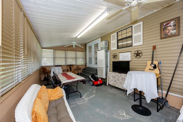 8274 Section Rd, Port Allen, LA 70767