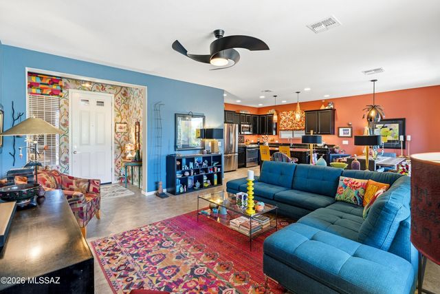 2197 E Apache Springs Lane, Green Valley, AZ 85614