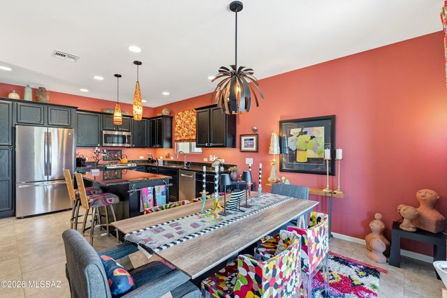 2197 E Apache Springs Lane, Green Valley, AZ 85614