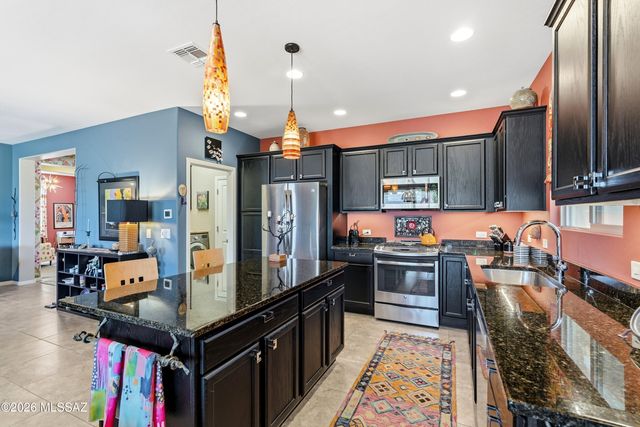 2197 E Apache Springs Lane, Green Valley, AZ 85614