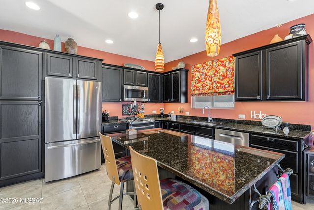 2197 E Apache Springs Lane, Green Valley, AZ 85614