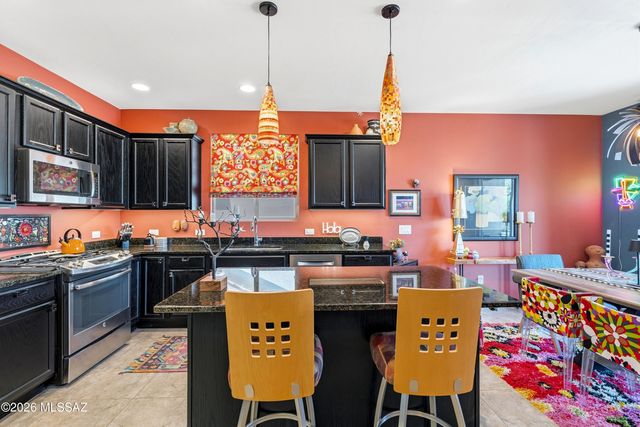 2197 E Apache Springs Lane, Green Valley, AZ 85614