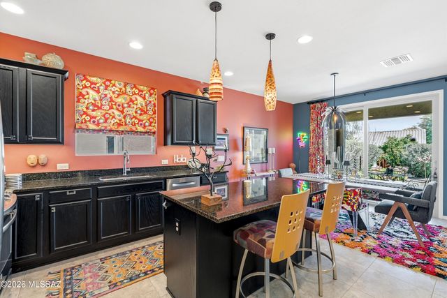 2197 E Apache Springs Lane, Green Valley, AZ 85614