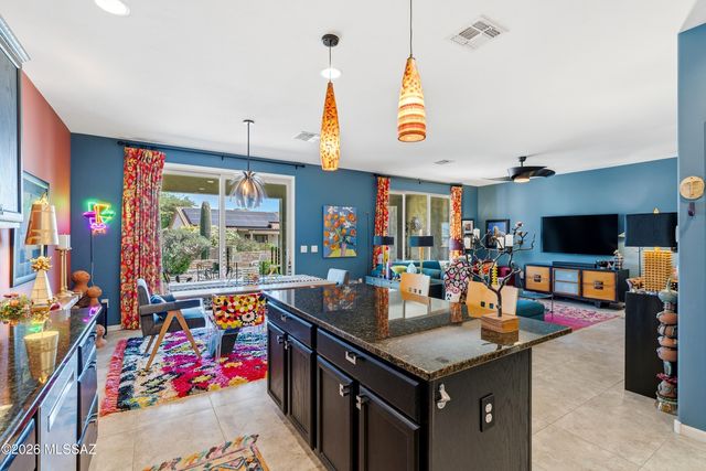 2197 E Apache Springs Lane, Green Valley, AZ 85614
