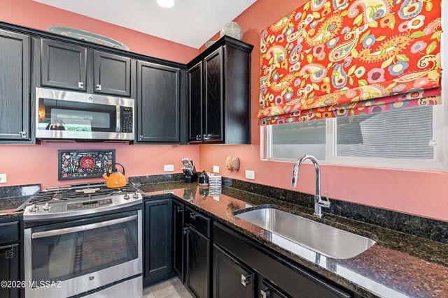2197 E Apache Springs Lane, Green Valley, AZ 85614