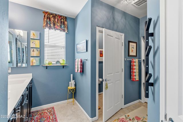 2197 E Apache Springs Lane, Green Valley, AZ 85614