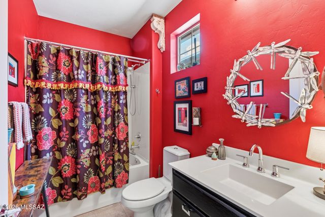 2197 E Apache Springs Lane, Green Valley, AZ 85614