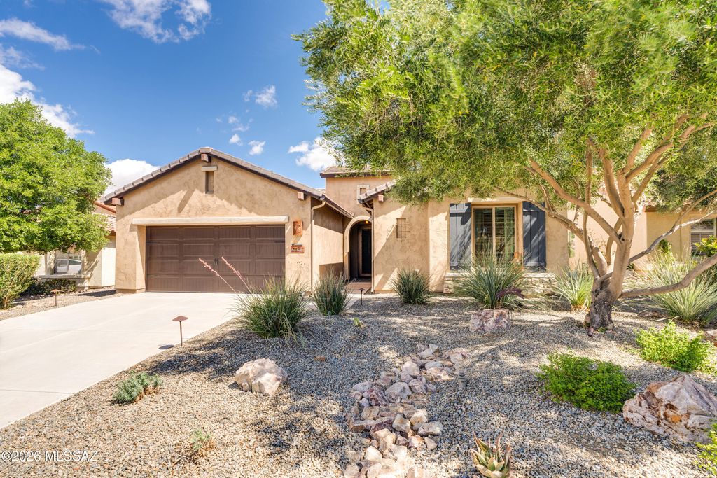 2197 E Apache Springs Lane, Green Valley, AZ 85614