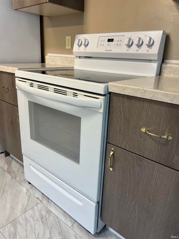 9503 Carmondy Crossing, New Haven, IN 46774