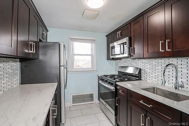 926 Second Avenue 2nd Floor, Franklin Square, NY 11010