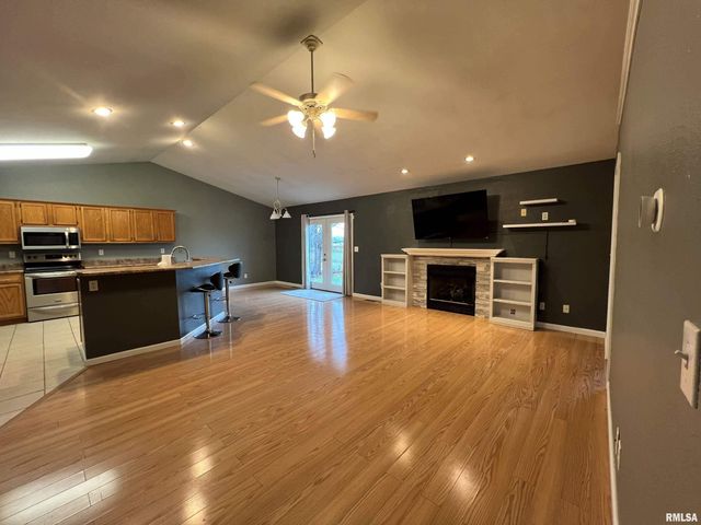 2709 Carl Prairie Drive, Springfield, IL 62703