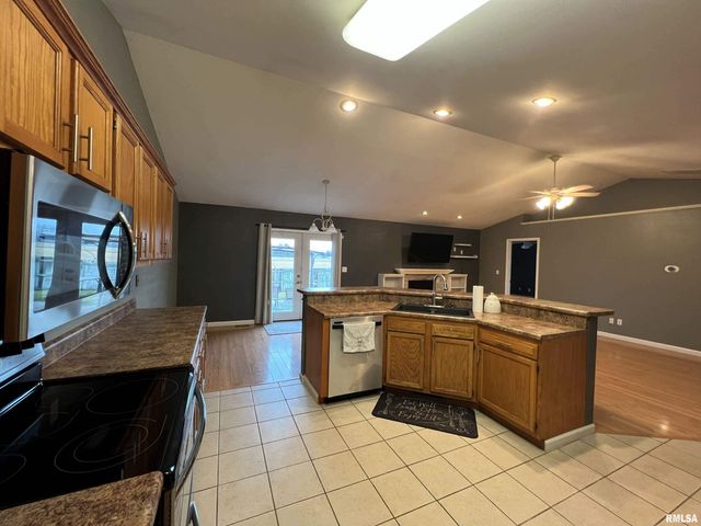 2709 Carl Prairie Drive, Springfield, IL 62703