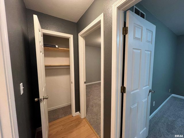 2709 Carl Prairie Drive, Springfield, IL 62703