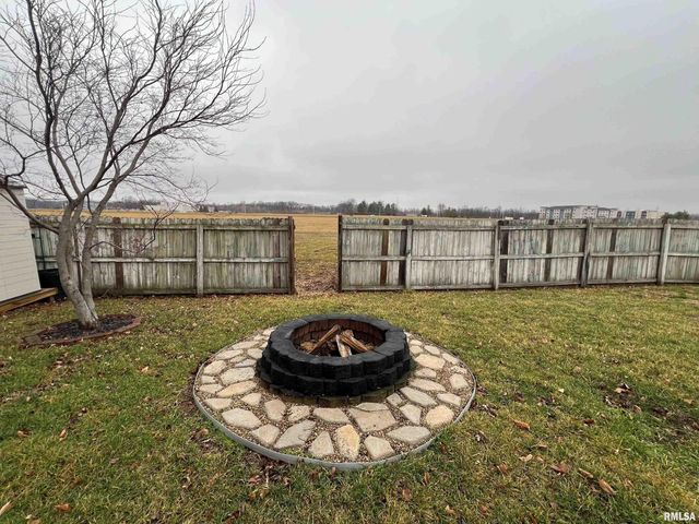 2709 Carl Prairie Drive, Springfield, IL 62703