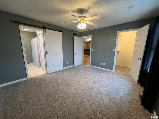 2709 Carl Prairie Drive, Springfield, IL 62703