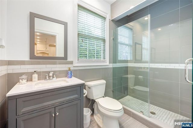 61 Roosevelt Street, Cresskill, NJ 07626