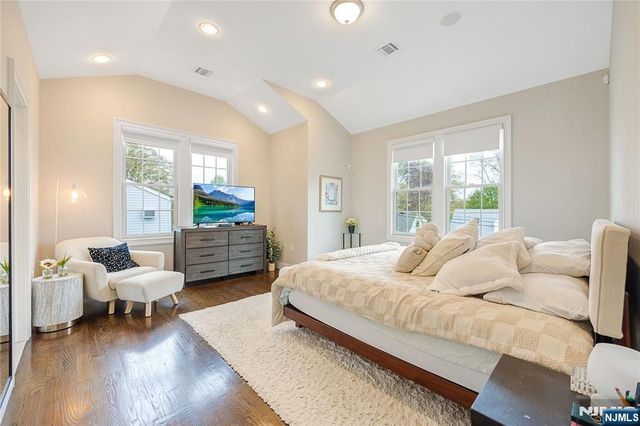 61 Roosevelt Street, Cresskill, NJ 07626
