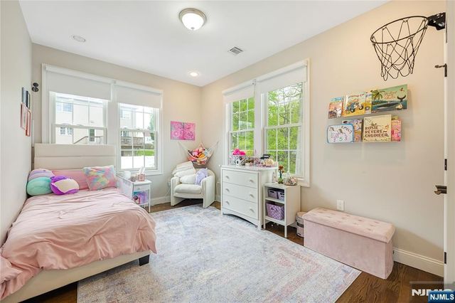 61 Roosevelt Street, Cresskill, NJ 07626