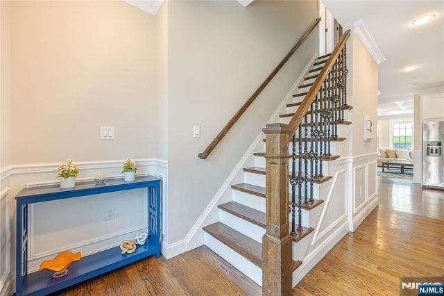 61 Roosevelt Street, Cresskill, NJ 07626
