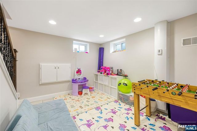 61 Roosevelt Street, Cresskill, NJ 07626