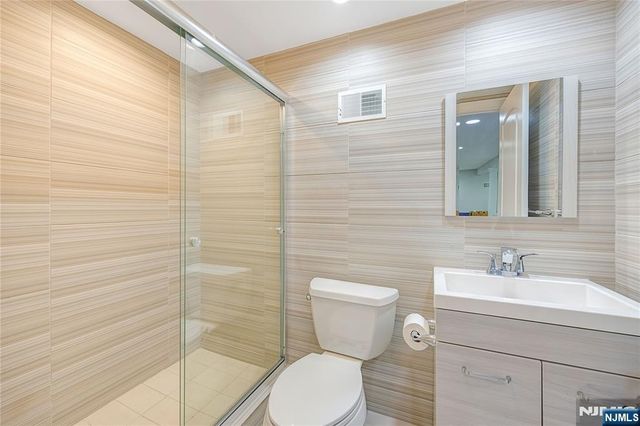 61 Roosevelt Street, Cresskill, NJ 07626