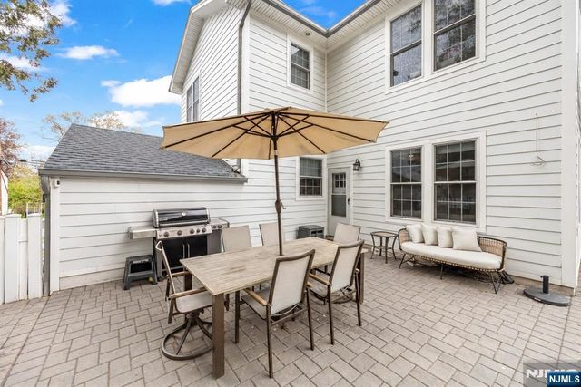 61 Roosevelt Street, Cresskill, NJ 07626
