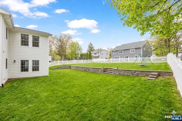 61 Roosevelt Street, Cresskill, NJ 07626
